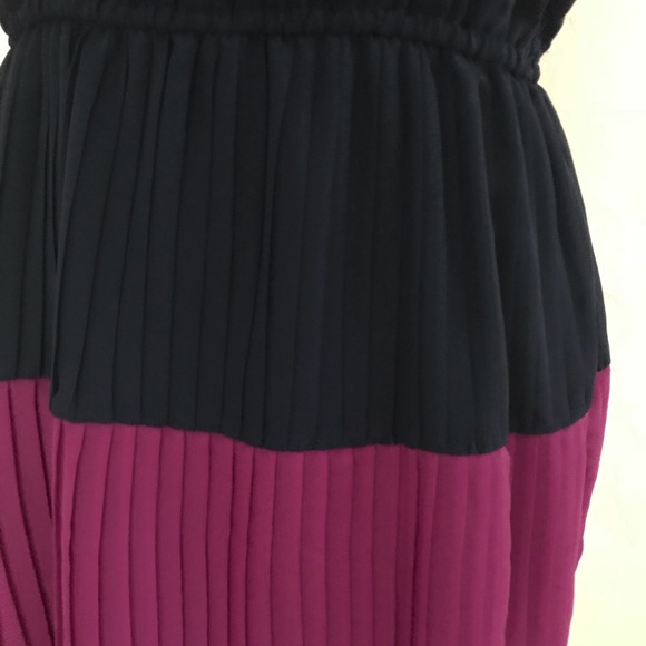 olive + oak navy pink colorblock pleated dress! - Picture 6 of 8